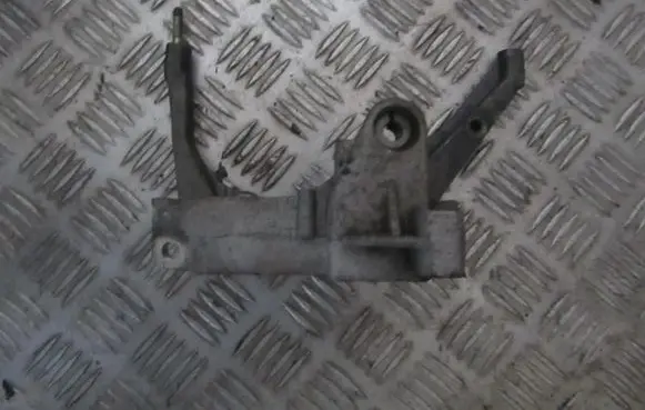 Audi A4 S4 B6 8E 8H Engine mounting bracket 078145383c