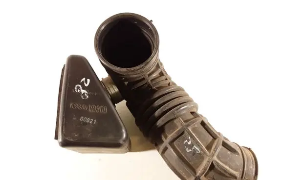 Nissan Patrol Y61 Air intake hose/pipe VB300 80821