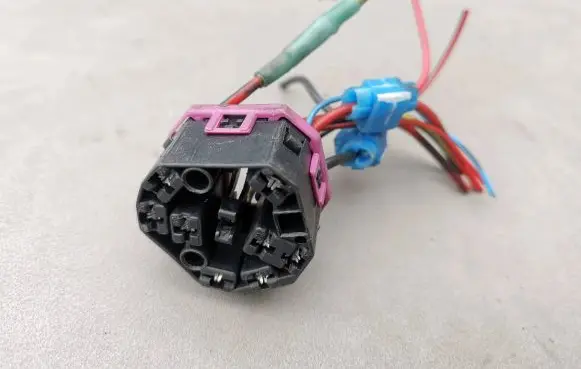 Audi 80 90 S2 B4 Ignition lock contact 