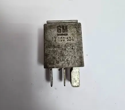 Opel Astra H Other relay 13100504