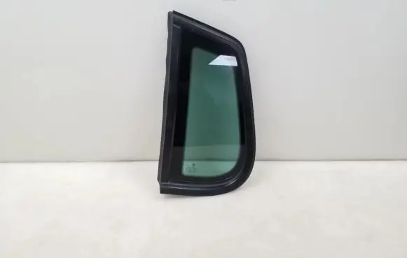 Volkswagen Tiguan Rear side window 5N0845041A