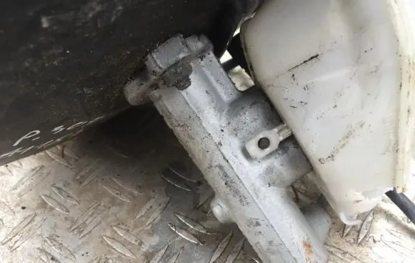 Ford Mondeo Mk III Master brake cylinder