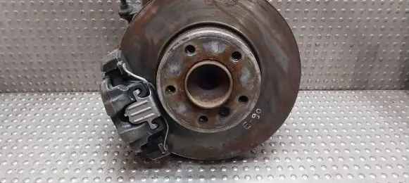 BMW 1 E81 E87 Front wheel hub 6773210