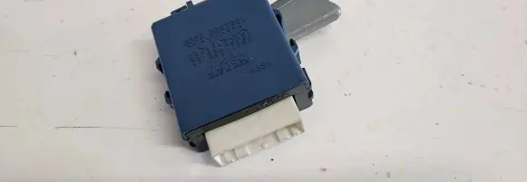 Toyota Yaris Verso Door central lock control unit/module 8598052051 0515003580