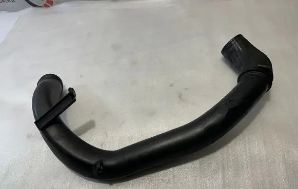Intercooler hose/pipe