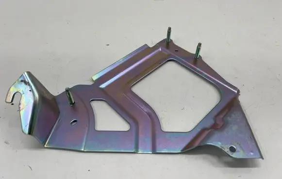 Nissan Qashqai J12 Engine control unit holder 