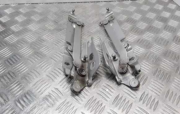 Audi A4 S4 B6 8E 8H Tailgate/trunk/boot hinge 8H0827302A 8H0827301A