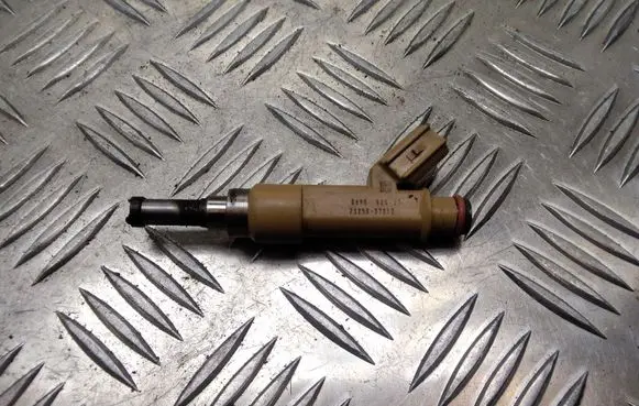 Fuel injector