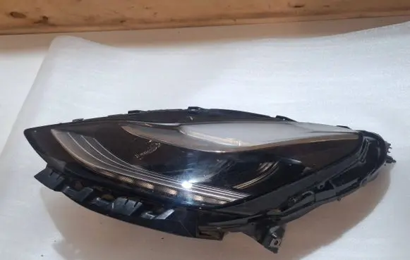 Tesla Model 3 Headlight/headlamp 107737500C L90137042 20190011806