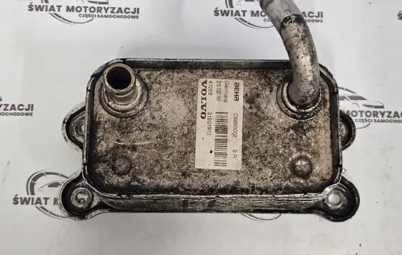Volvo V70 Engine oil radiator 31201912