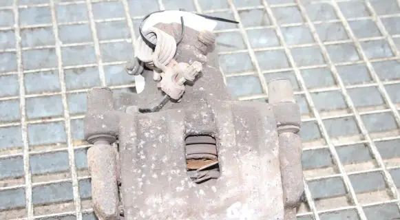 Ford Kuga II Rear brake caliper