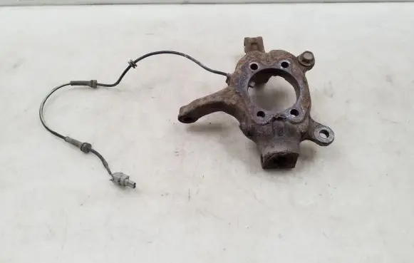 Nissan X-Trail T31 Front wheel hub spindle knuckle