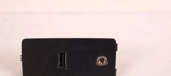 Volvo XC90 AUX in-socket connector 31389705