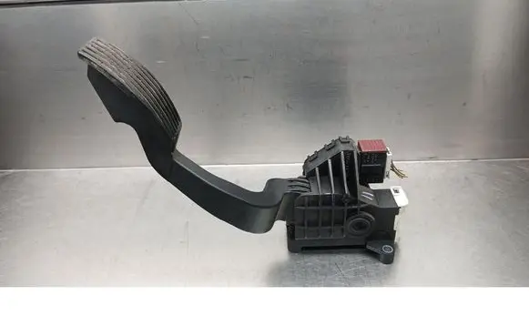 Opel Corsa D Accelerator pedal position sensor 13305804