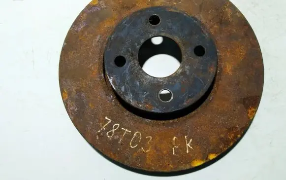 Toyota Corolla Verso E121 Front brake disc ventilated