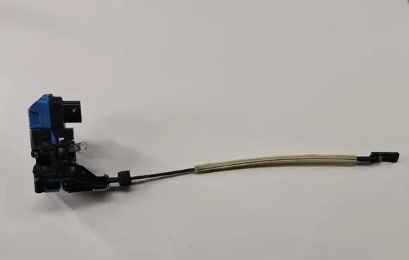 Volvo V70 Front door lock 9485042B