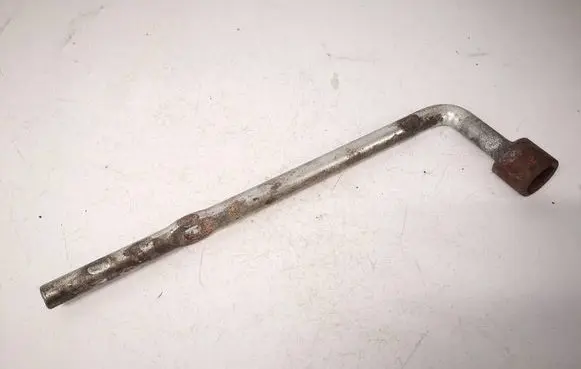 Honda Insight Wheel nut wrench