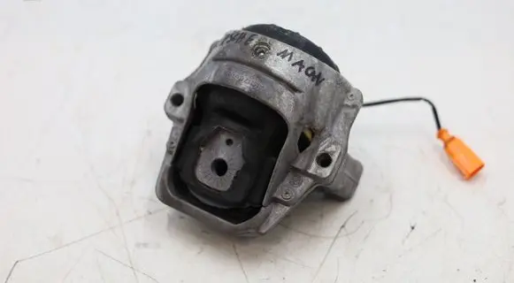 Porsche Macan (95B) Engine mount bracket 8R0199381AA