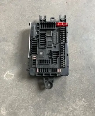 BMW 1 F20 F21 Fuse module 9337881 19447000001 08022014