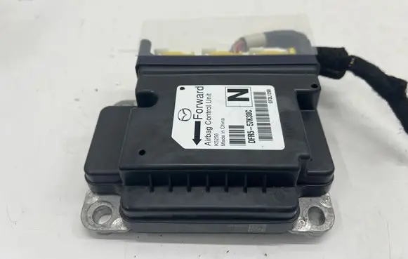 Mazda CX-30 Airbag control unit/module DFR557K30C