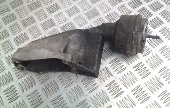 Audi A4 S4 B6 8E 8H Engine mount bracket 8D0199379AC 8D0199307P