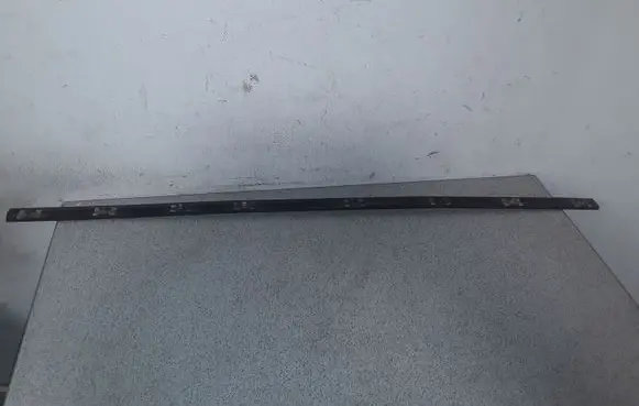 BMW 3 E46 Other front door trim element 8208449