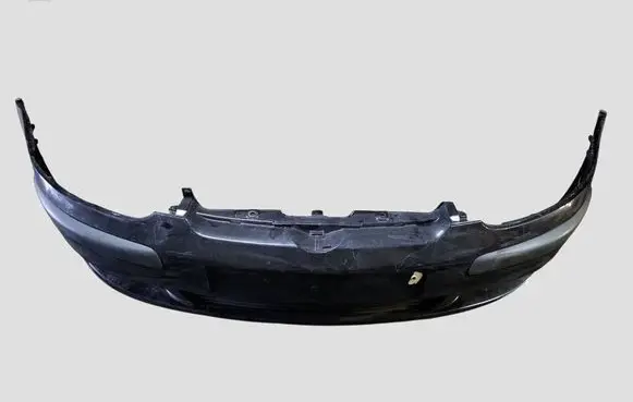 Volkswagen Golf V Front bumper