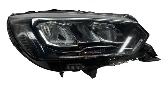 Peugeot 2008 II Headlight/headlamp 9833036180 90200108