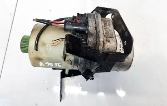 Seat Ibiza IV (6J,6P) Power steering pump 6R0423156A