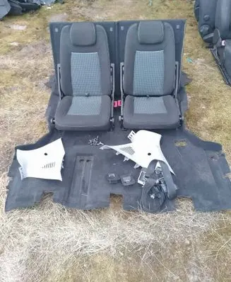 Ford S-MAX Third row seats 019