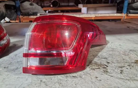 Ford B-MAX Rear/tail lights AV1113404AG