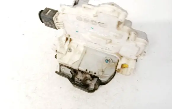 Audi A6 S6 C6 4F Front door lock 4f1837015