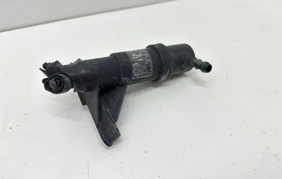BMW 5 E60 E61 Headlight washer spray nozzle 200607 23422