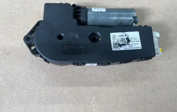 Mercedes-Benz S W222 Sunroof motor/actuator A2229007714 1762733A