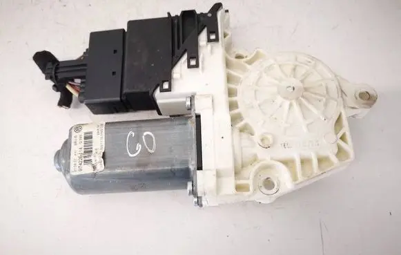 Volkswagen PASSAT B6 Rear door window regulator motor 1K0959704P