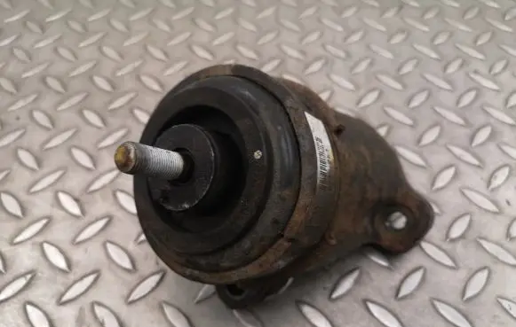 SsangYong Korando Engine mount bracket B78282