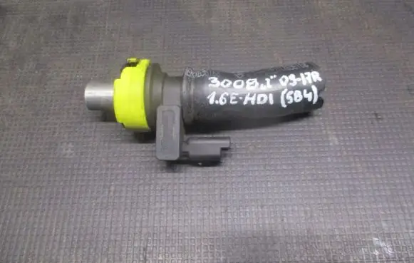 Peugeot 3008 I Breather hose/pipe 9673593680