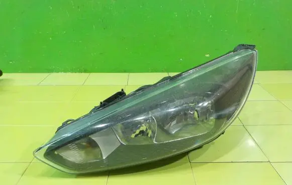 Ford Focus Headlight/headlamp F1EB13W030SB