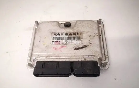 Volkswagen PASSAT B5.5 Engine control unit/module 038906019BM 0281010307