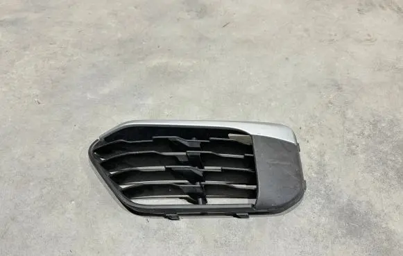 BMW X1 F48 F49 Front bumper lower grill 51117354777 7354777