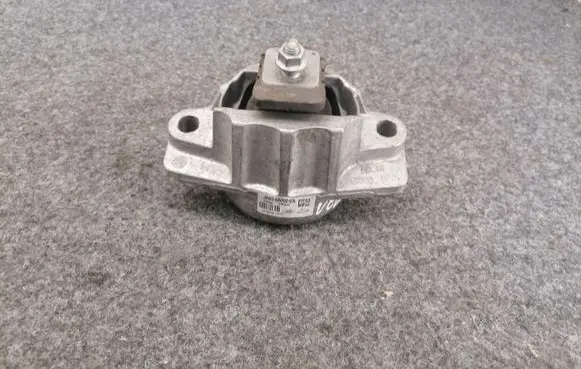 Land Rover Range Rover Velar Engine mount bracket JK836A002