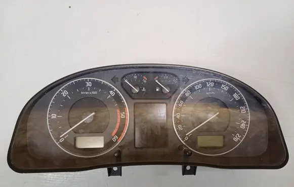 Skoda Superb B5 (3U) Speedometer (instrument cluster) 3U0920842D