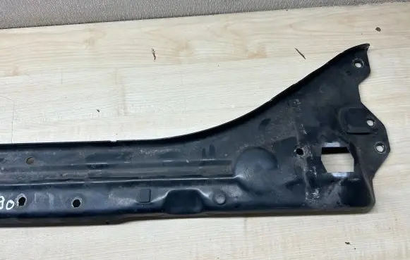 Mercedes-Benz E W211 Radiator support slam panel bracket 