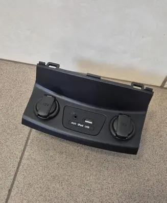 Hyundai i30 Cigarette lighter trim front 84760A6150