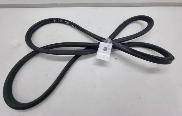 BMW 5 F10 F11 Trunk rubber seal (body) 7204298