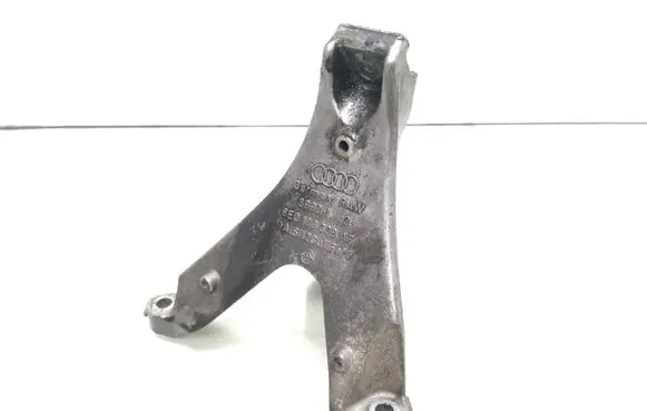 Engine mounting bracket