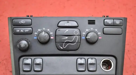 Volvo XC90 Climate control unit 8682735