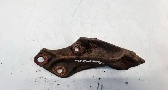 Toyota Yaris Engine mounting bracket 