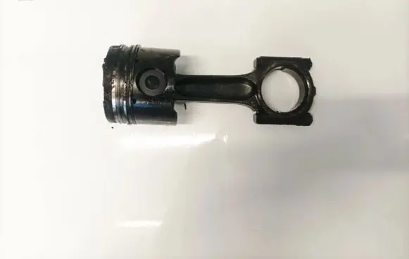 Peugeot 307 Piston with connecting rod