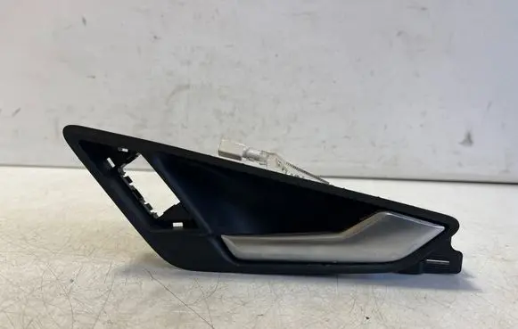 Audi TT TTS RS Mk3 8S Front door interior handle 8S0837020
